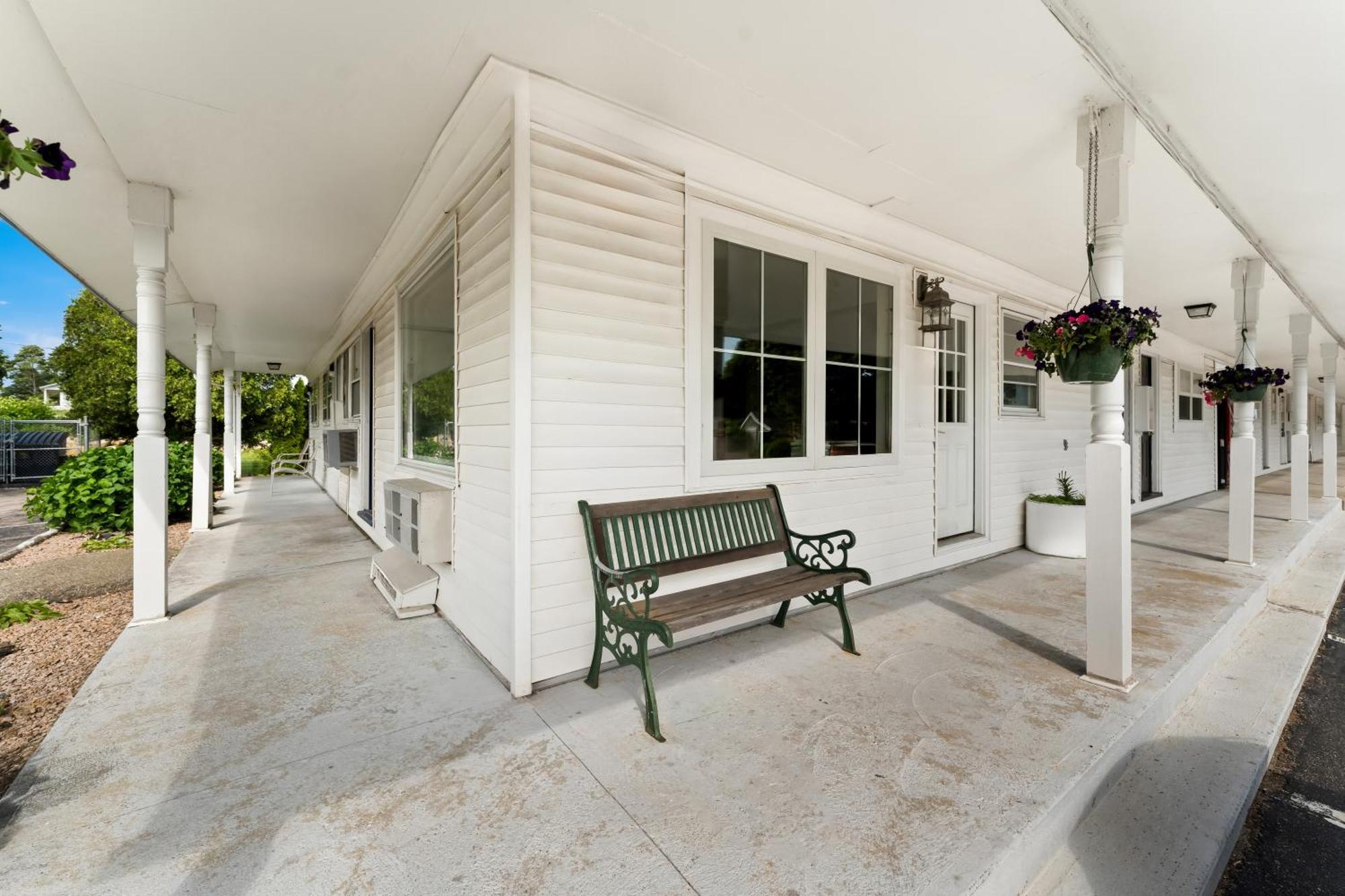 Americas Best Value Inn Stonington Mystic Eksteriør bilde